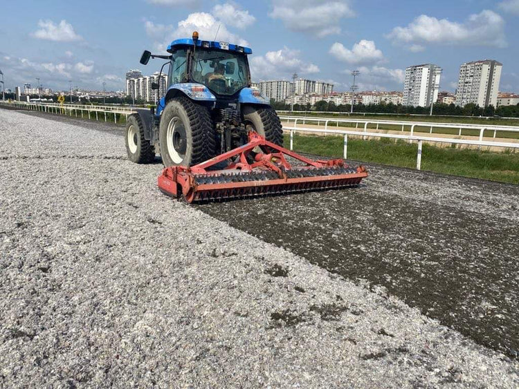 INTERNATIONAL EQUESTRIAN SURFACE FIBRE